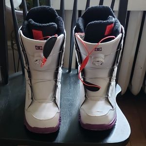 DC Search Snowboard boots. Size 9.5.